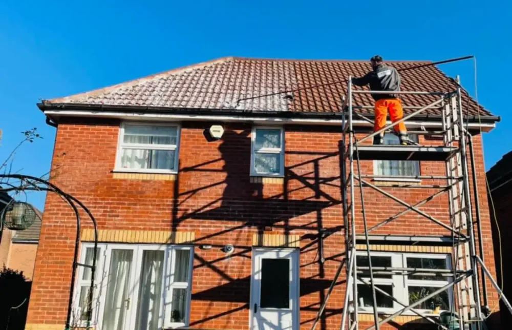 what is softwash roof cleaning